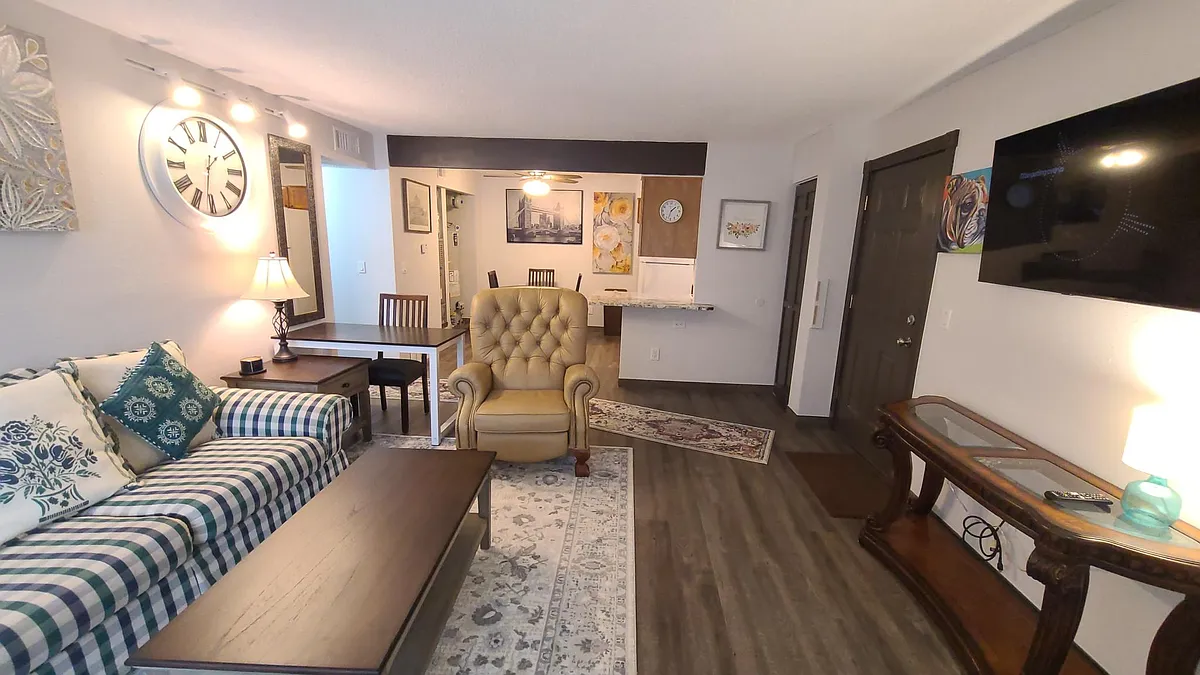 Building Photo - 331 Wright St #201