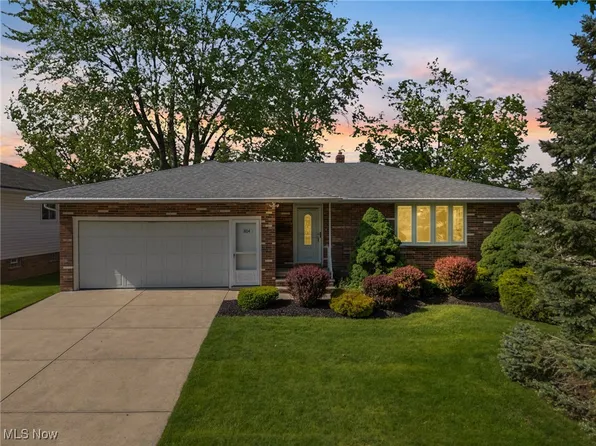 3104 Coventry Dr, Parma, OH 44134