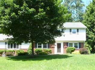 1 Ridge Ln, Ballston Lake, NY 12019