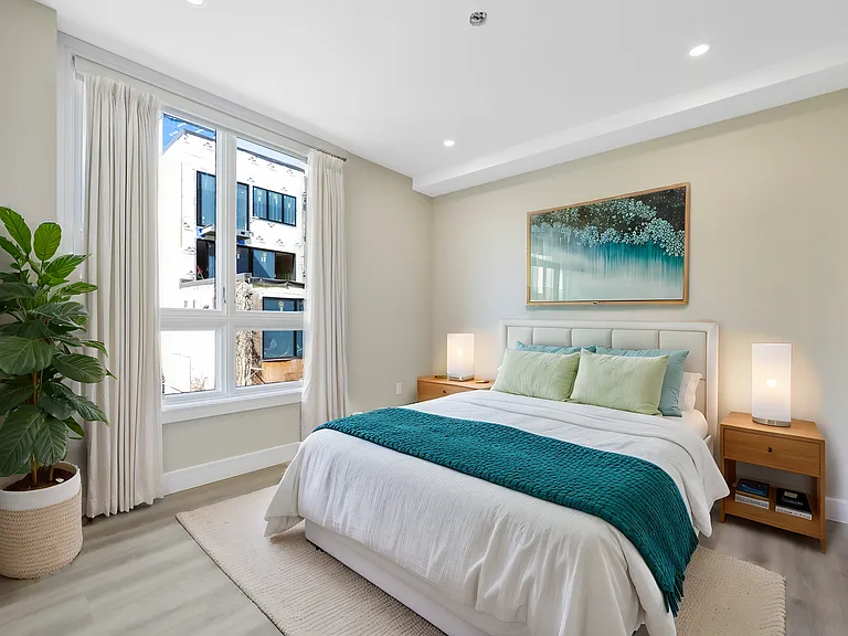 706 Madison St #405 — Photo 9
