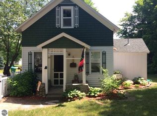 307 W Meinrad St, Lake Leelanau, MI 49653