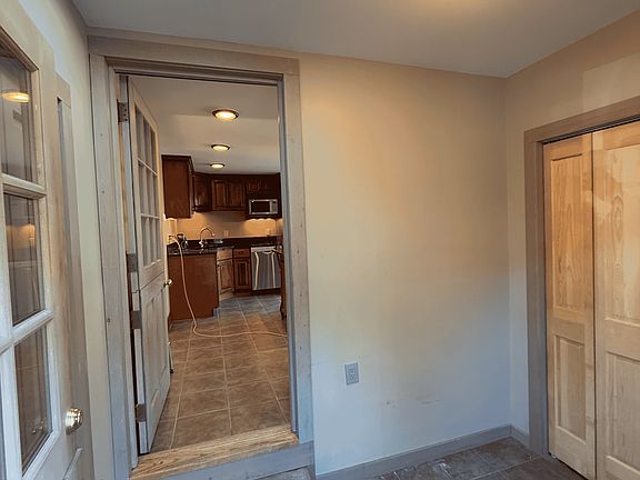 Side door entrance into kitchen.
