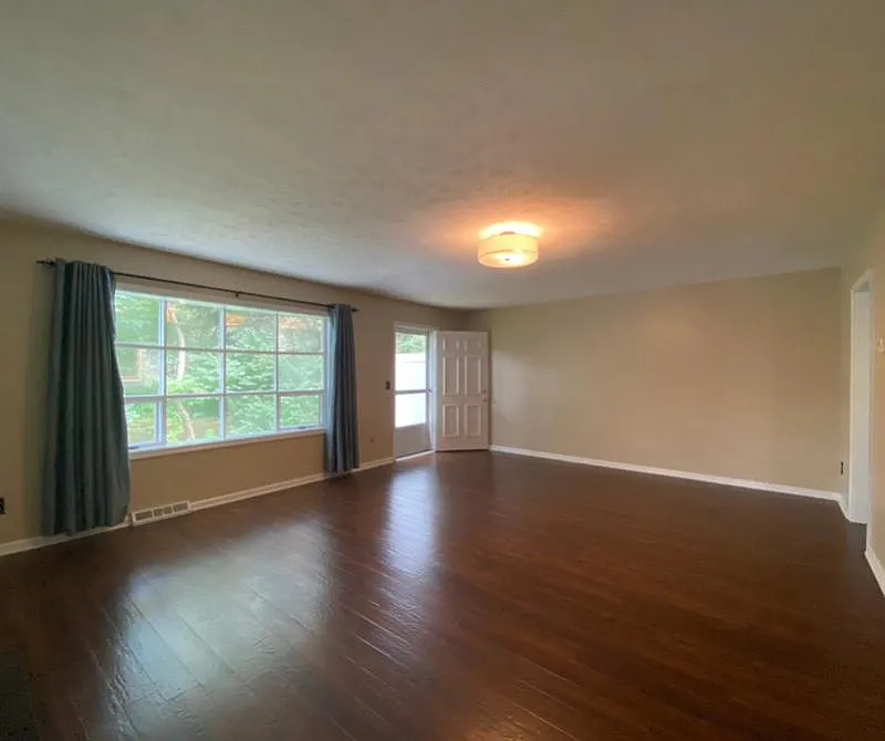 3 bed, 1.5 bath, 1472 sqft, $1,800 — Photo 4