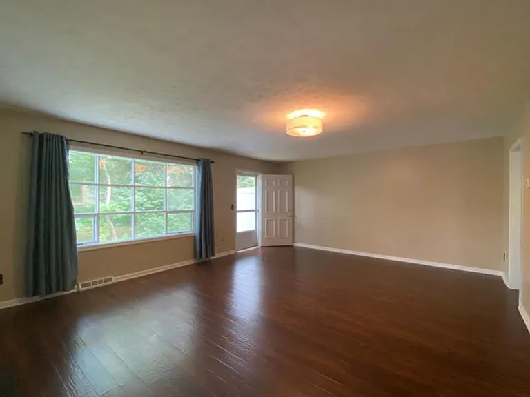 763 Mentor Ave — Photo 4