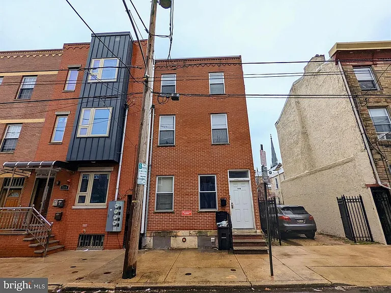 1110 Green St #2R — Photo 1