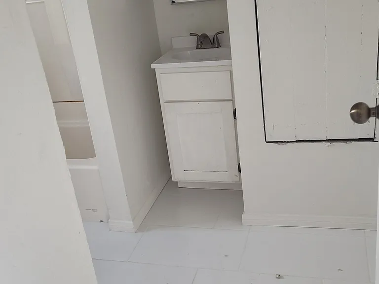 2567 Tweedy Blvd #C — Photo 12