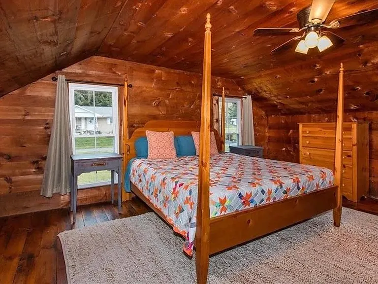 106 Cole Dr — Photo 3