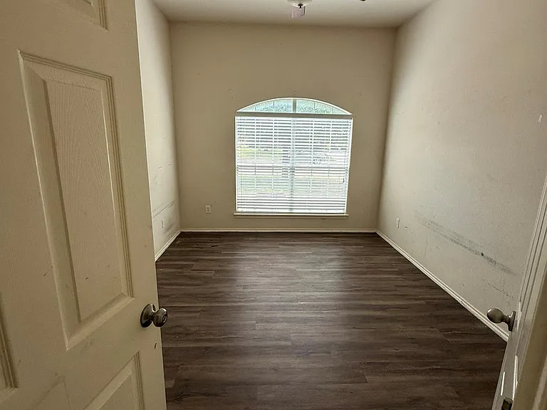 1514 Kothman Dr — Photo 20