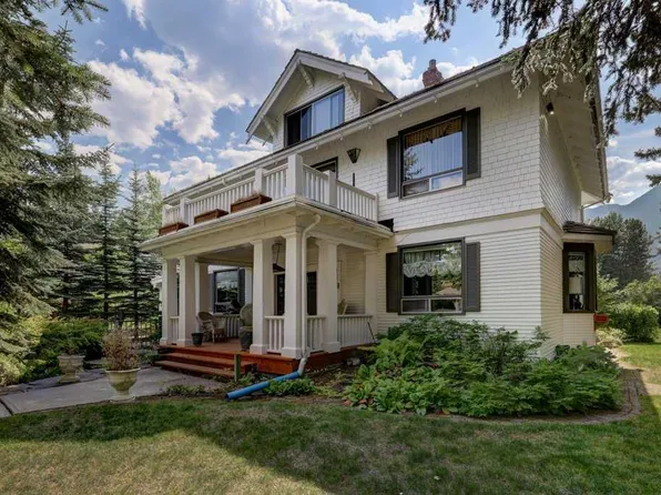 501 S Buffalo St, Banff, AB T1L 1H1