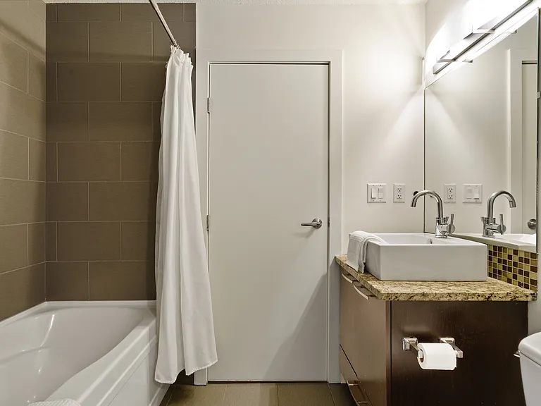 333 22nd Ave SW #106 — Photo 29
