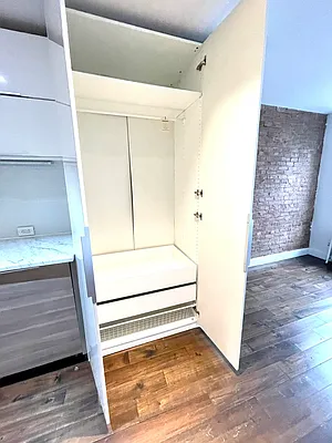 Rented by Evergreen Realty & Investments | media 4