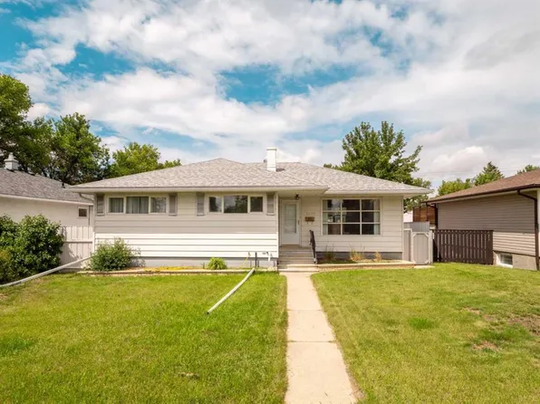 2405 13th Ave S, Lethbridge, AB T1K 0S7