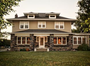 102 E 3rd St, Smith Center, KS 66967