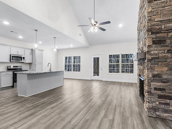 3rd image of 396 Durham Lot 1