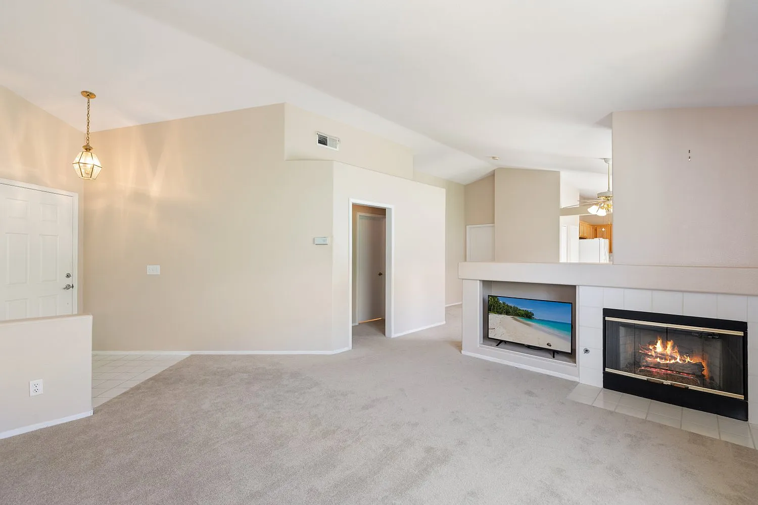 2 bed, 1212 sqft, $2,799 — Photo 4