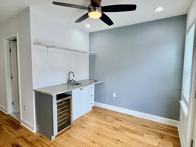 640 Emily St — Photo 16