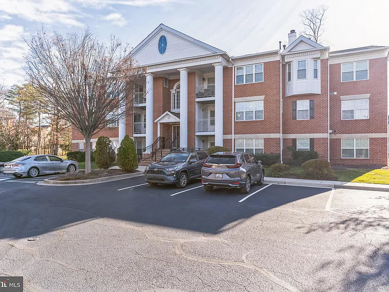 2405 Forest Edge Ct #103 — Photo 2
