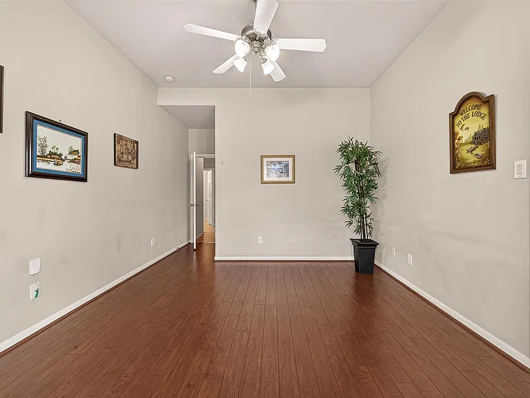 13719 Saxony Dr — Photo 39