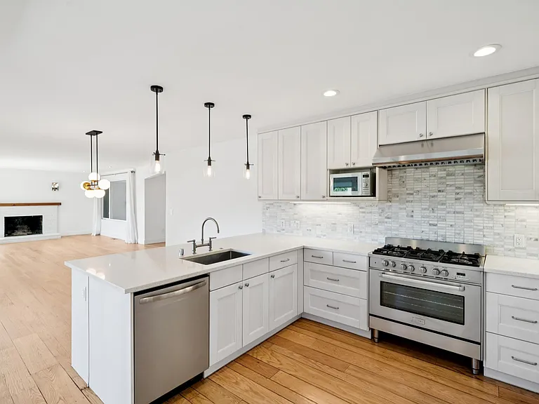 4923 Harbord Dr — Photo 13