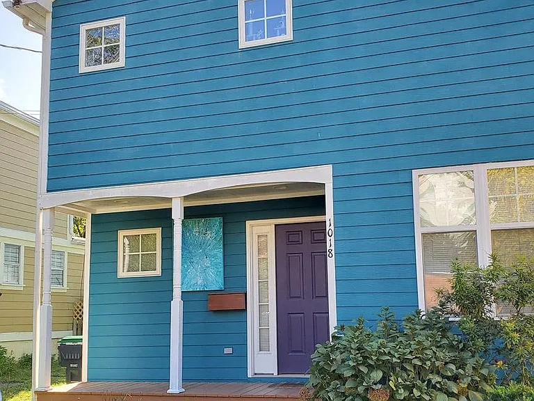 1018 Grove St — Photo 1