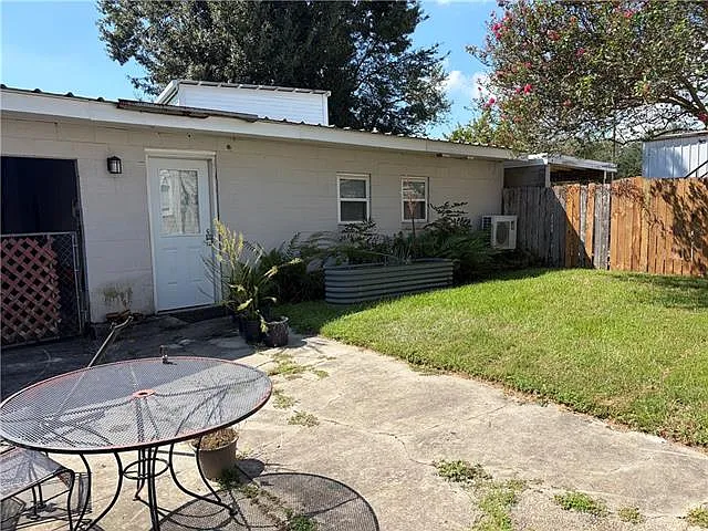 Studio, 1.0 bath, 600 sqft, $1,150 — Photo 2