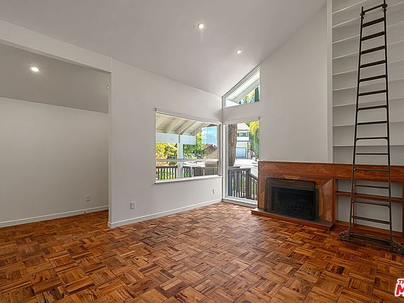 3rd image of 10311 Clusterberry Ct
