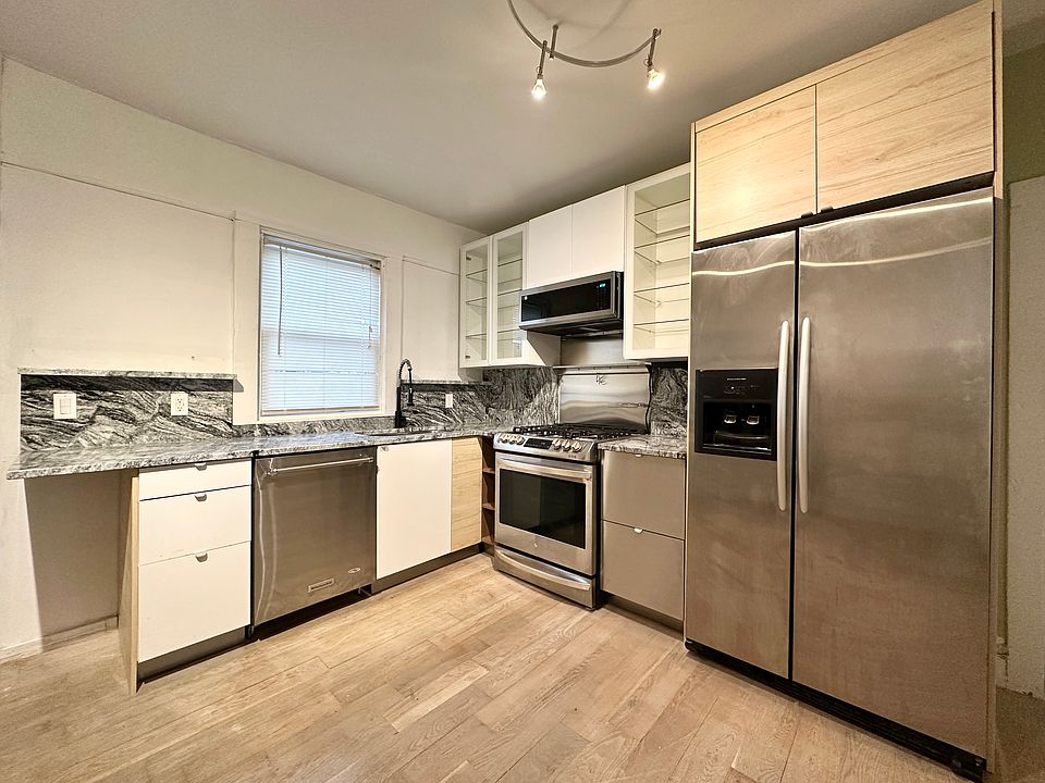 1st image of 137 Sutton St #1
