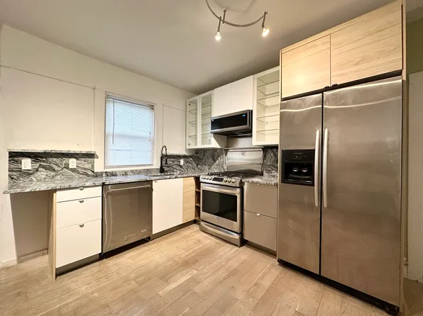 137 Sutton St, Providence, RI