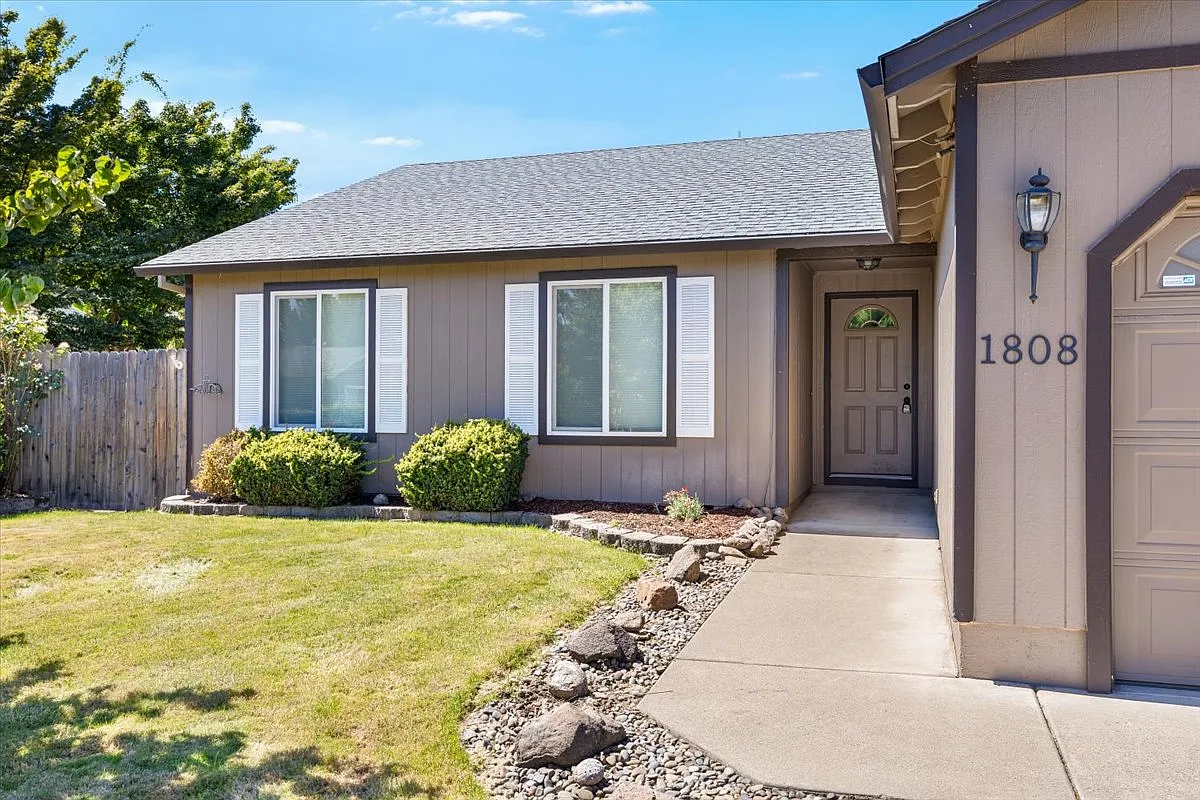 676, ID # 1808 Sarah Way - 1 — Photo 4