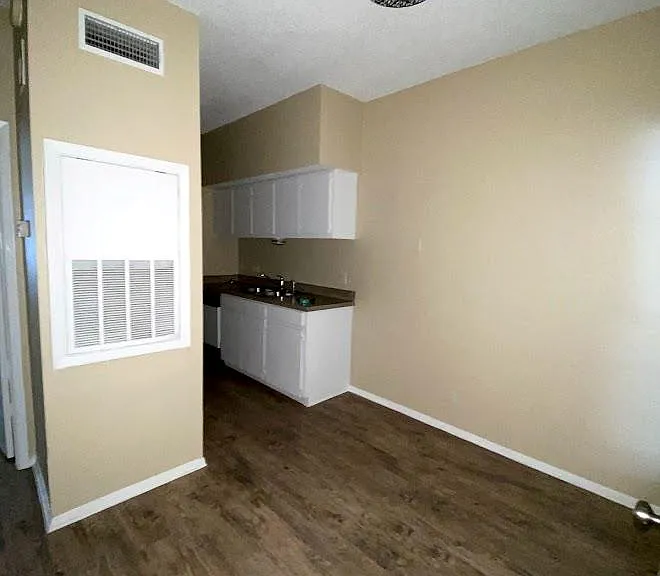 3316 Guadalupe St #212 — Photo 5