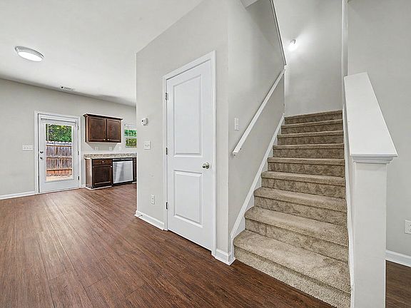 5th image of 310 Saint Lucas Ct