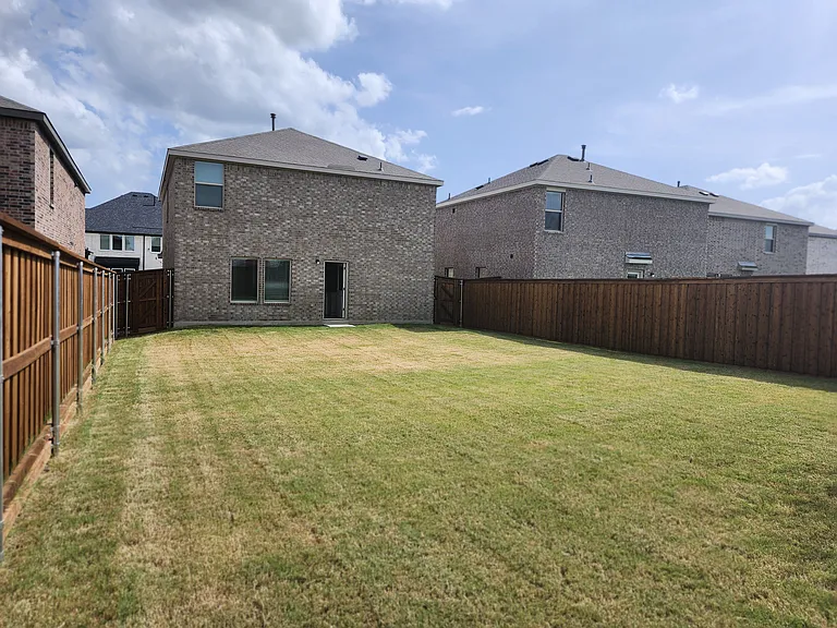 407 Backcountry Dr — Photo 2