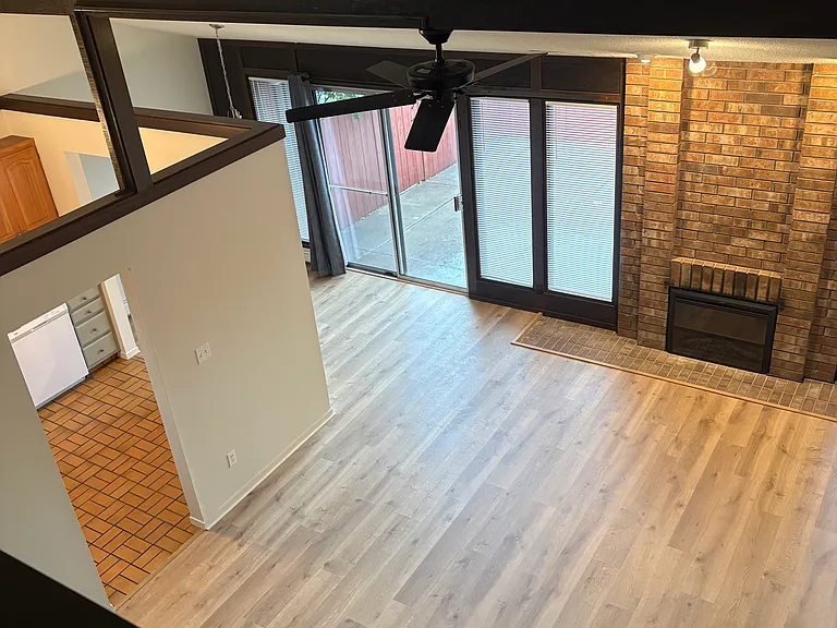 1155 Lakeside Dr #502 — Photo 5