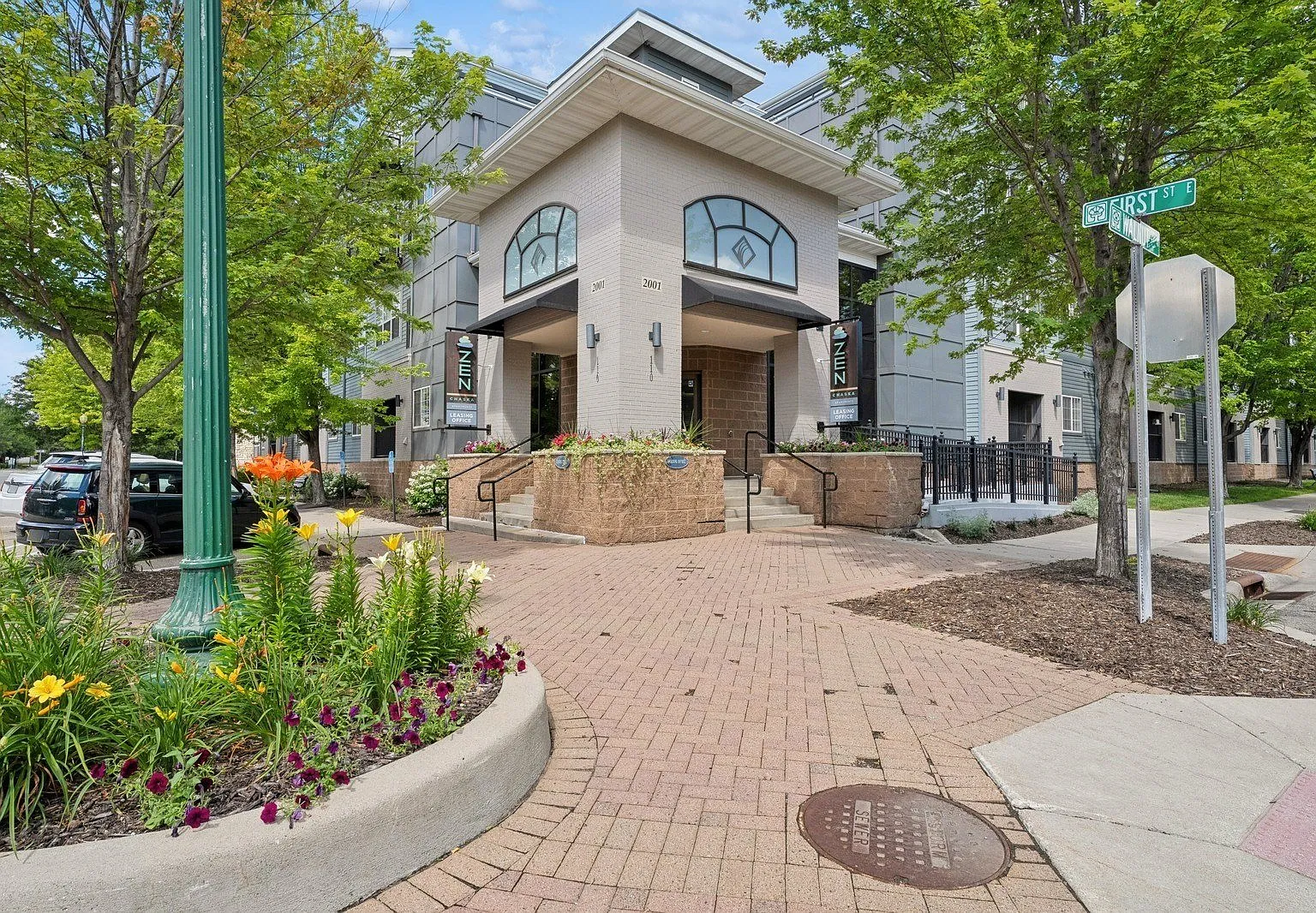 Zen Chaska — Photo 1