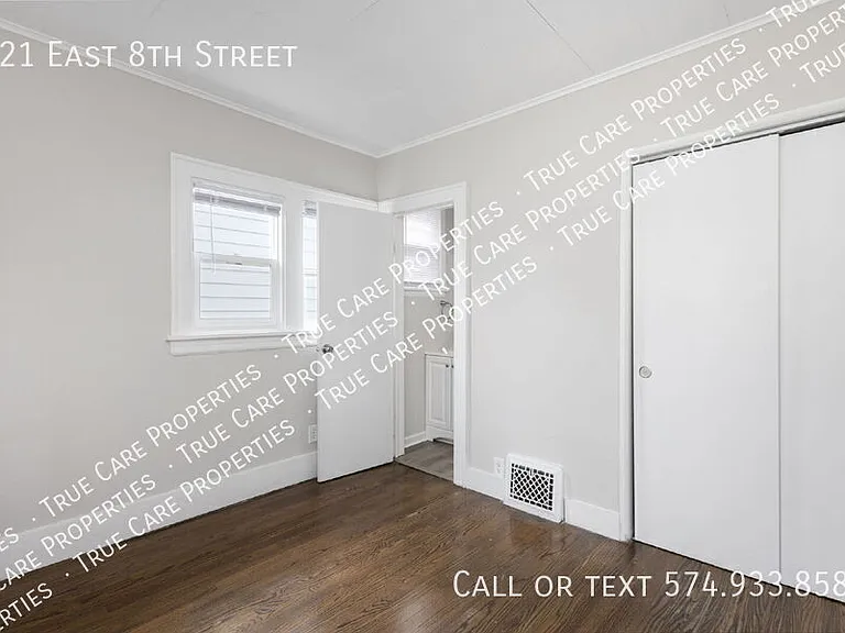 221 E 8th St — Photo 7