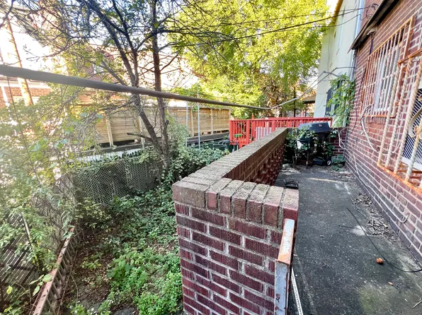 1746 Gerritsen Avenue image 7 of 7