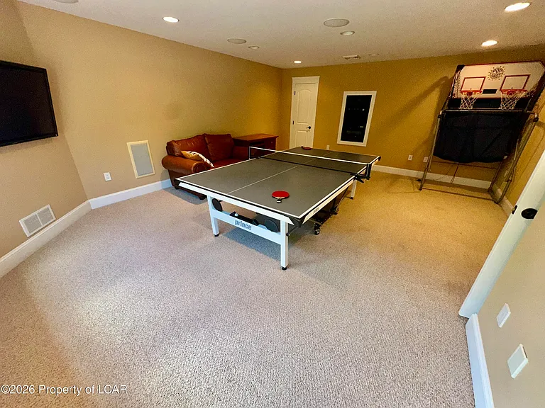 228 Windsor Way — Photo 16