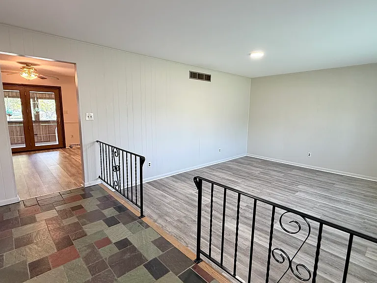 1007 N 10th St — Photo 9