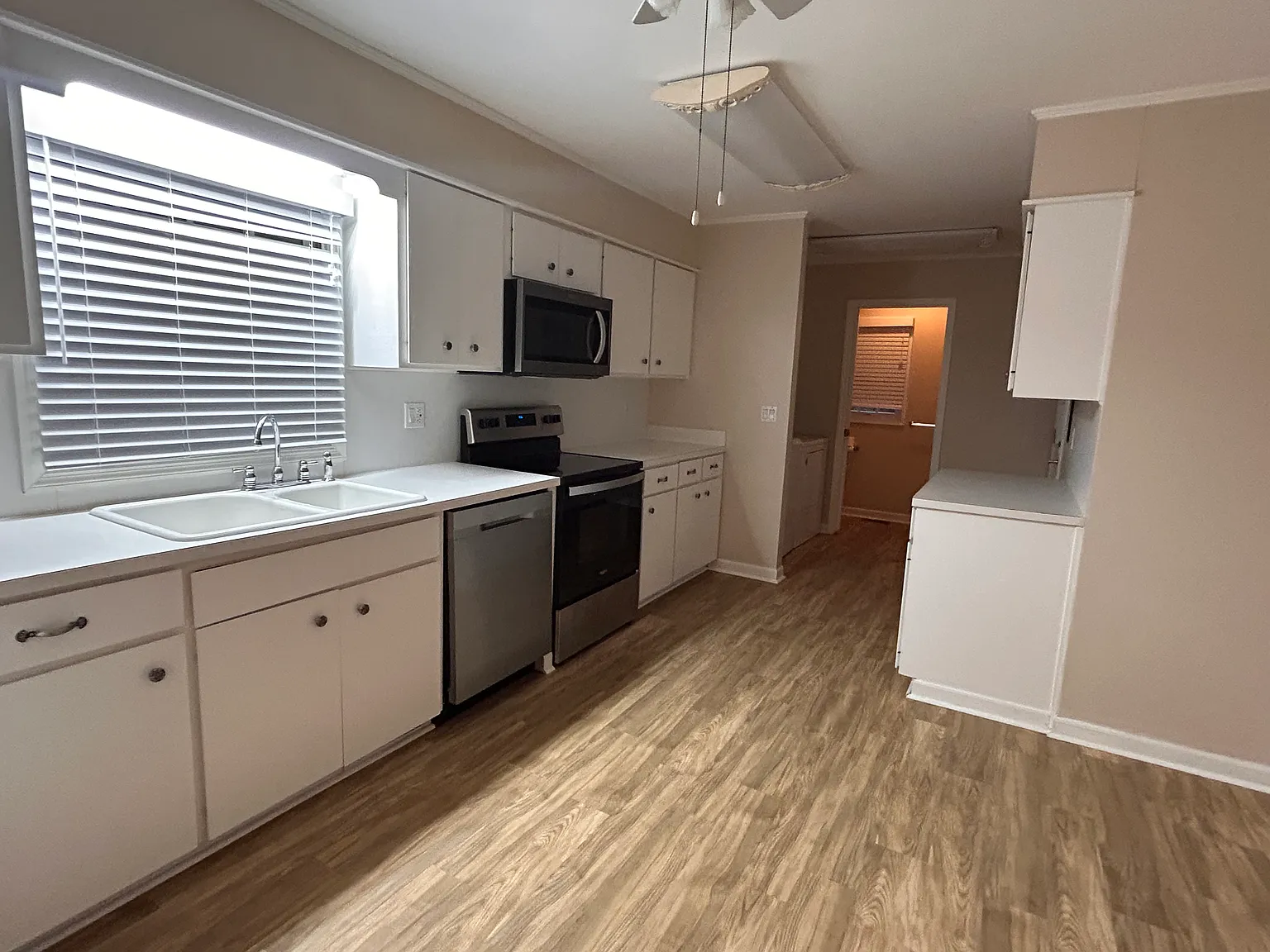 3 bed, 1395 sqft, $1,750 — Photo 4