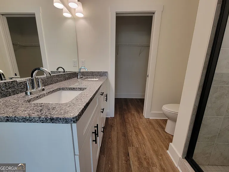 1351 Brewster St #3 — Photo 8