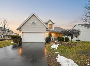 7484 Savanna Dr, Temperance, MI 48182