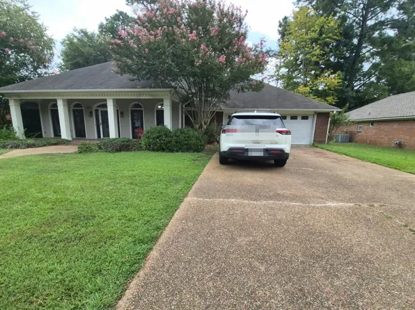 205 Boxwood Cir, Brandon, MS 39047