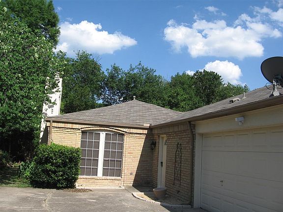 2nd image of 3210 Foxboro Dr