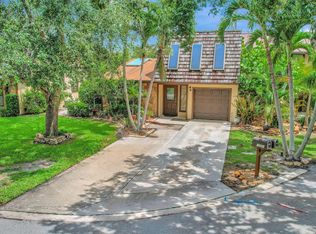 1003 Raintree Ln, Palm Beach Gardens, FL 33410