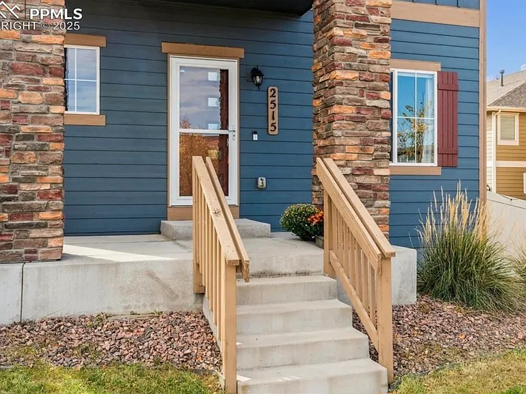 2515 Dorset Dr — Photo 3