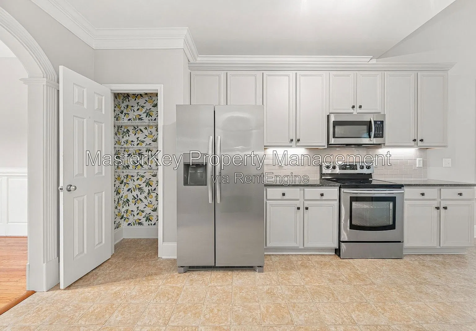 4 bed, 2.5 bath, 2543 sqft, $2,600 — Photo 4