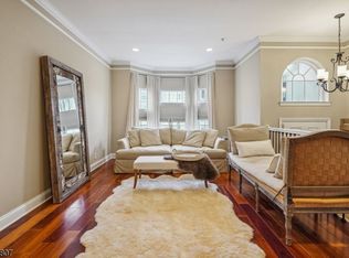 41 Mallard Pl, Secaucus, NJ 07094