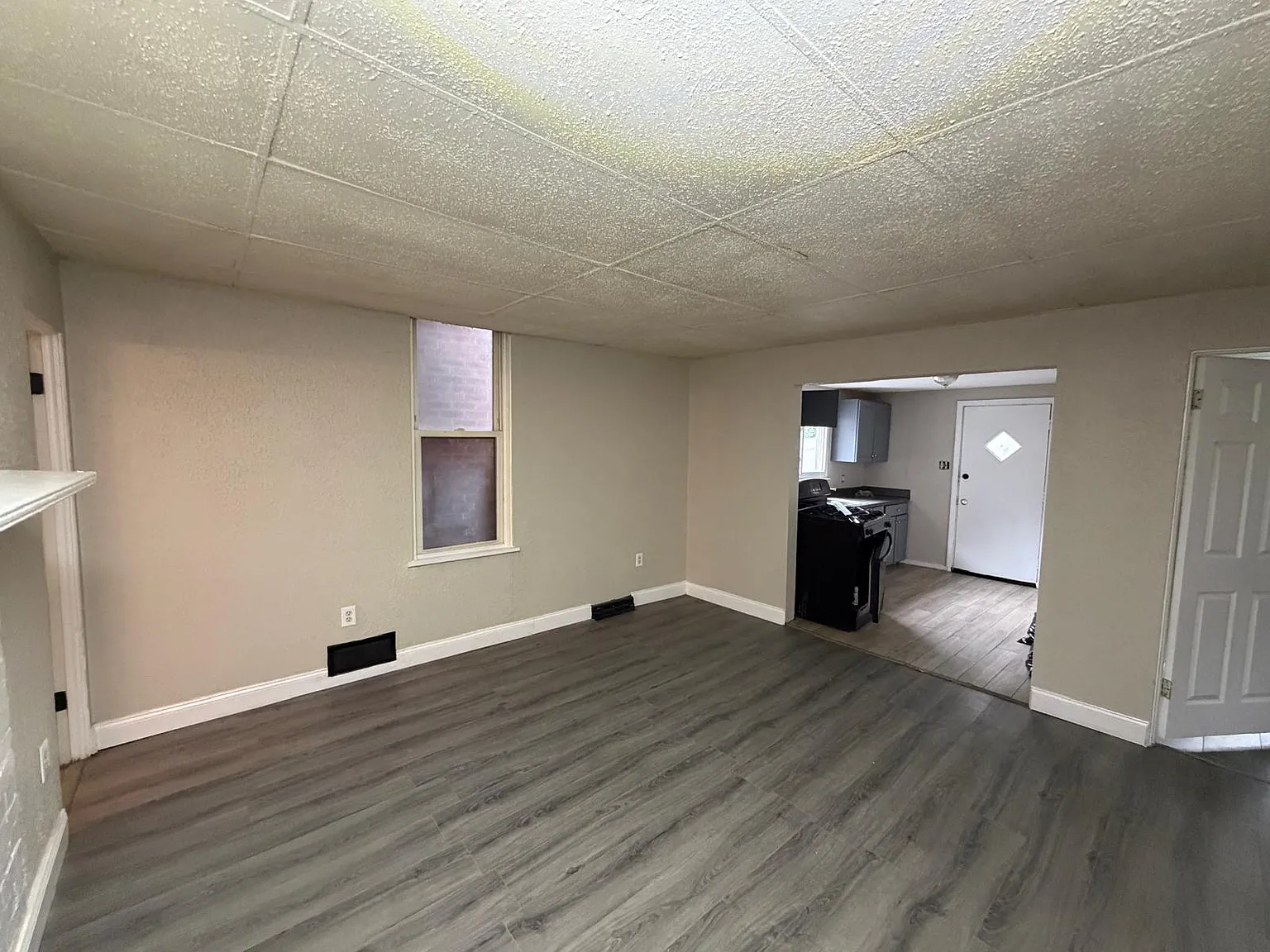 3 bed, $1,370 — Photo 1