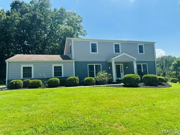 1530 Cornhill Ln, Saint Louis, MO 63122