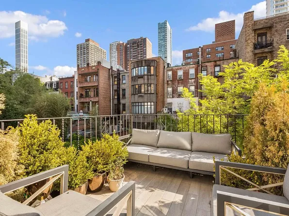 222 East 61st Street image 17 of 27